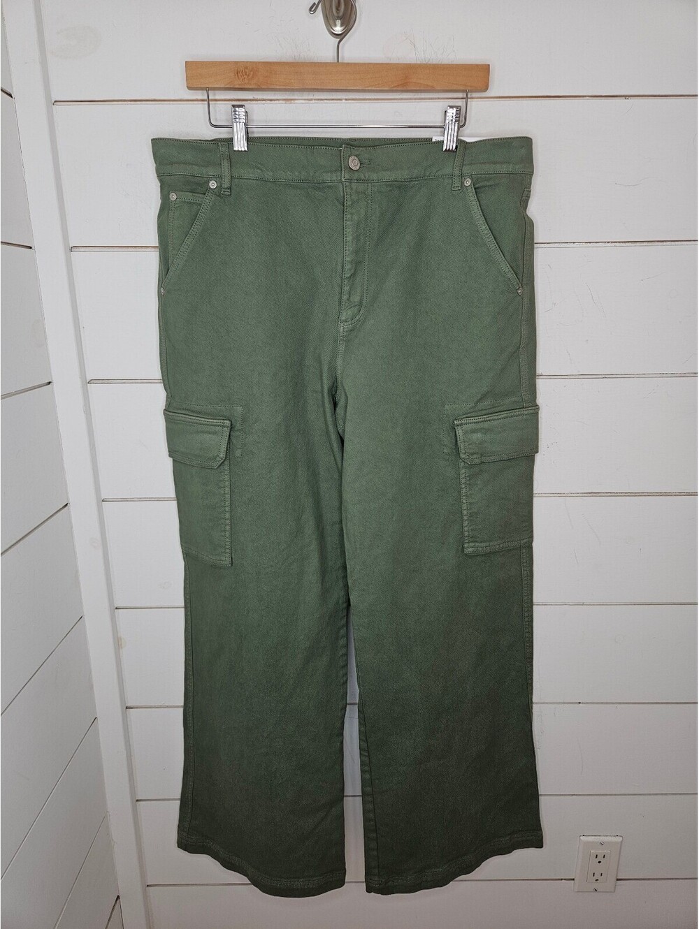 NWT LOFT by Ann Taylor size 34" green wide leg cargo jeans